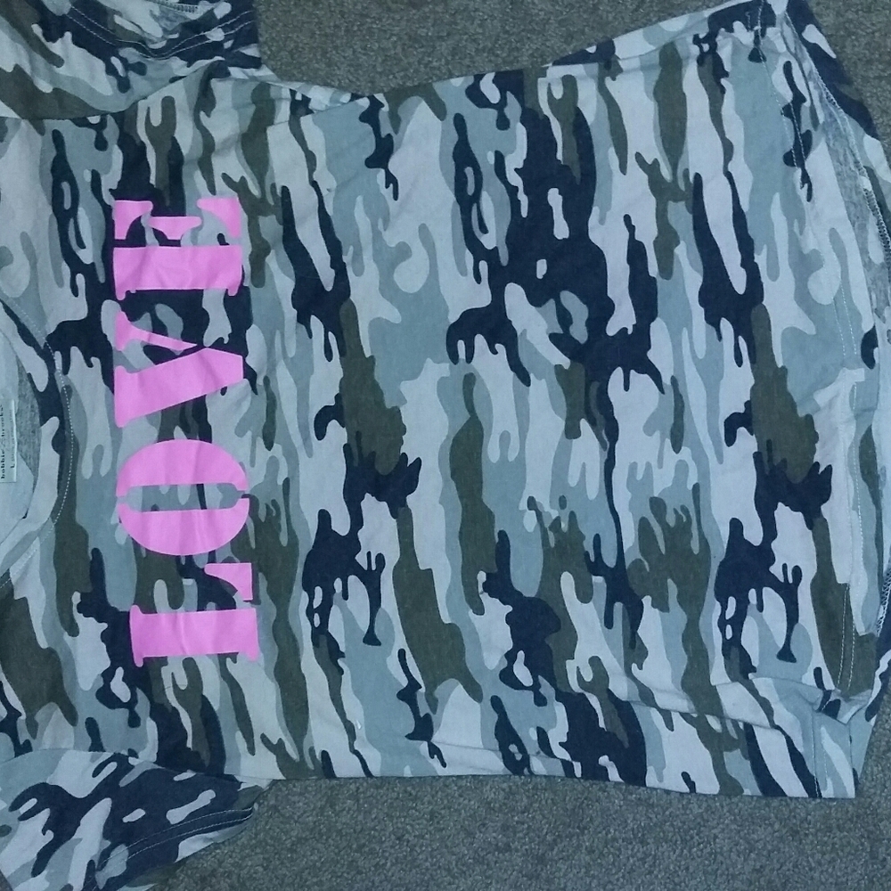 Woman's camo T-Shirt